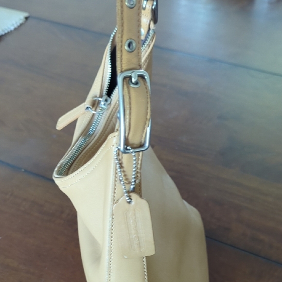 Coach Tan Leather Hobo Bag with Gold Hardware - Picture 7 of 9